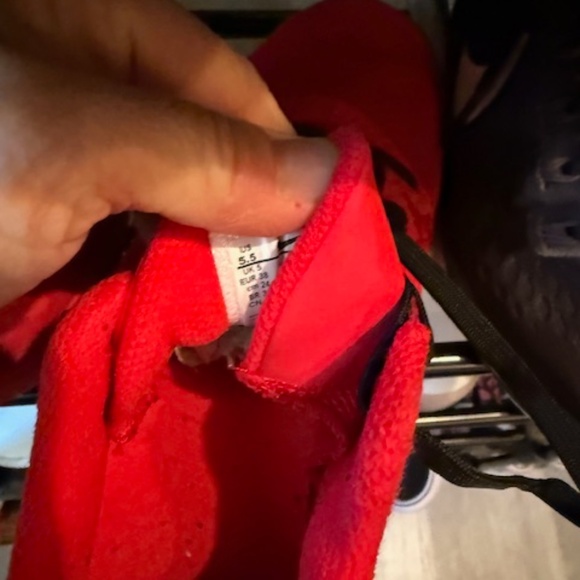 KOBE Nikes size 5.5 kids - Picture 4 of 4